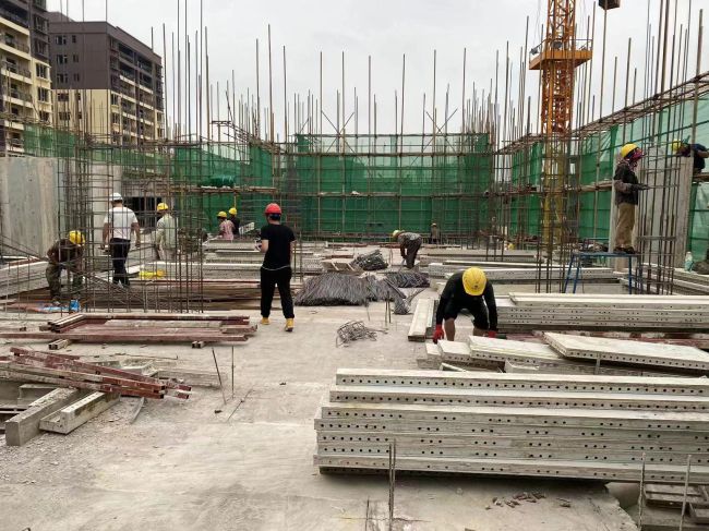 楼面施工。马幼云 摄（建图）.jpg
